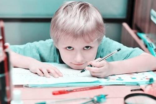 儿童慢性结膜炎的表现有哪些?这种疾病有没有传染性?