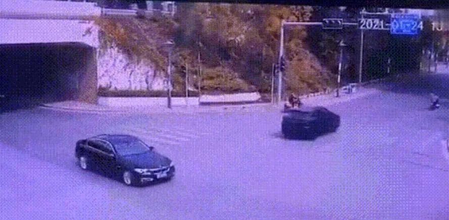 广西发生交通事故致4死6伤，事件的责任将如何划分？