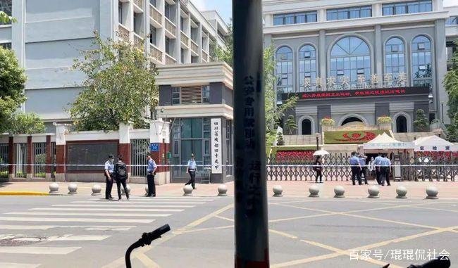 教育局通报成都四十九中学生坠亡,事情的真相究竟是什么?