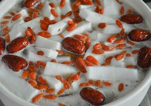 椰子煲鸡要什么材料?还要煲多长时间?