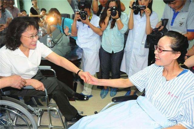 最美教师张丽莉为救学生失去双腿，主动向丈夫提离婚，现状如何？