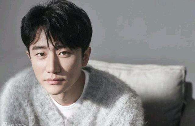 黄轩官宣承认恋情？黄轩的素人女友你打几分？