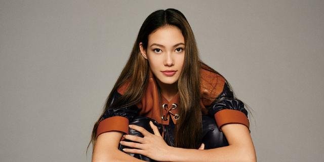 谷爱凌晒超模感惊艳写真照,她的镜头感有多强?