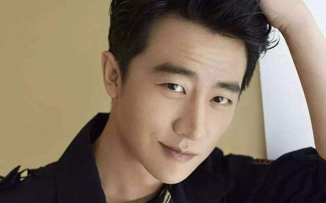 黄轩官宣承认恋情？黄轩的素人女友你打几分？