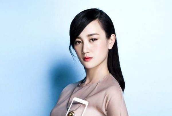 张檬发素颜照再道歉,并提醒所有女生不要恋爱脑,恋爱脑有多可怕?