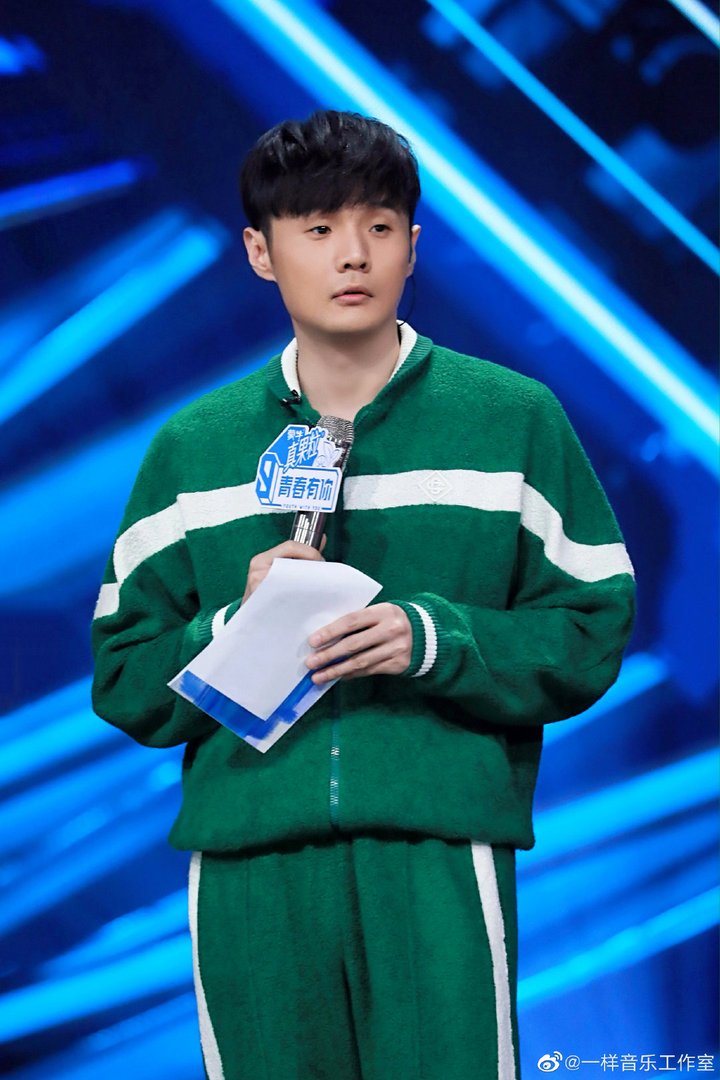 歌手李荣浩转发了一张医学生上课PPT截图,为何自嘲“对生物界有贡献”?