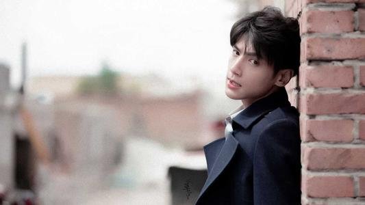 罗云熙回斥跟拍者，跟拍者的这种行为是侵犯隐私吗？