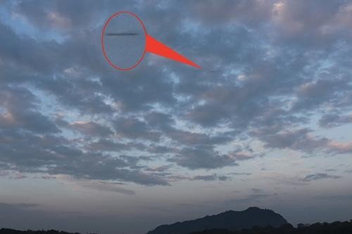 超十三万人同时目睹，比利时上空出现的飞行器到底是什么？