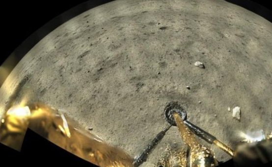 嫦娥五号拍下月球的高清大片，月球表面到底呈现出了什么样子？