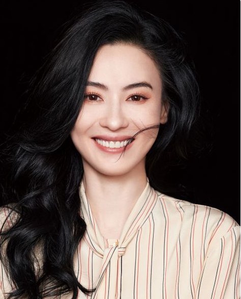 张柏芝服装店因疫情停业，仍给员工发全薪，对此你怎么看？