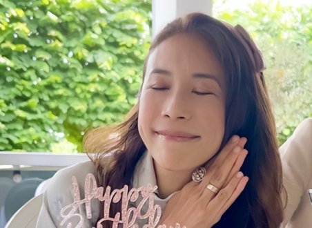 莫文蔚晒照与德国老公相拥合影，他们是怎样认识的？