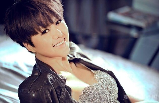 谭维维爆改《敢问路在何方》骂评一片，经典如何重放光芒？