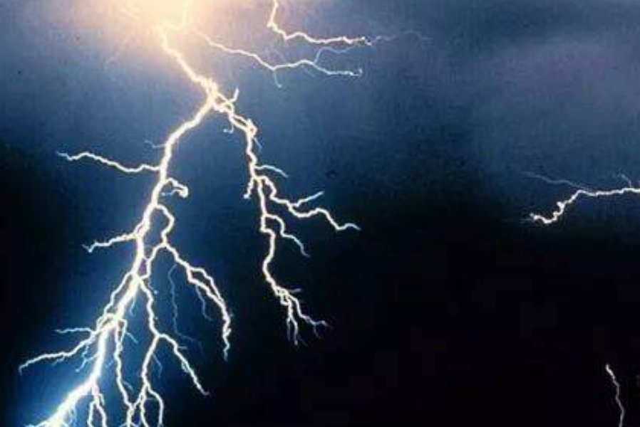 美国加州遭上万次雷击是否会对当地市民的生活造成影响?