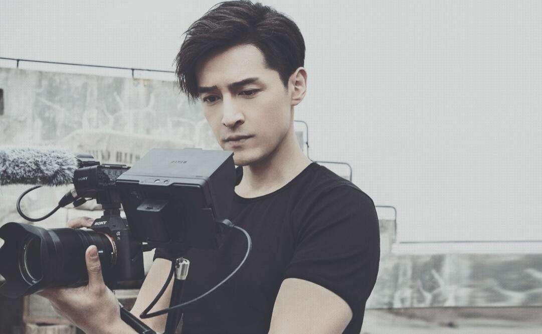 胡歌现身直播间滤镜下变蛇精脸,直播下的滤镜有多强?