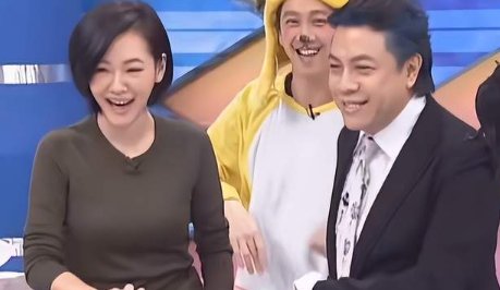 小S回应许雅钧夜店搂妹,表示老公不是公众人物,以后不再回应,啥情况?