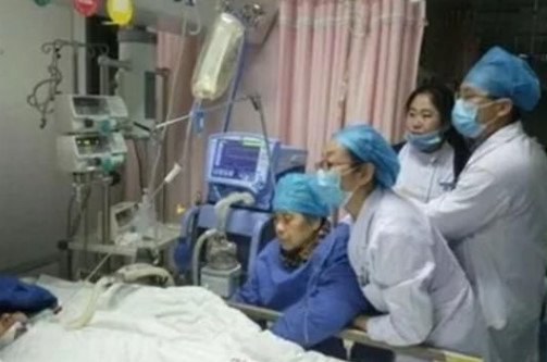 深圳防疫护士突发脑溢血死亡,留下3岁自闭症孩子,是否属于工伤?