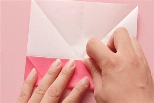 怎么用一张纸折玫瑰花?