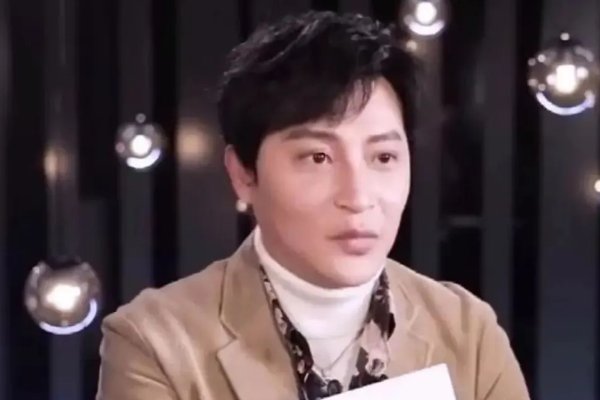 对于“什么是炮姐”一事，陈志朋是怎么解释的？