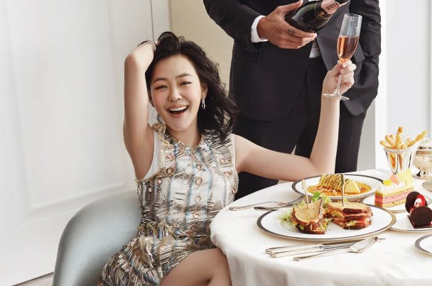 小S收到黄子佼孩子满月礼，他们二人为何会冰释前嫌？