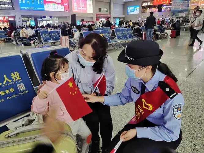 5岁女童去上海探亲,去的最多的地方竟是派出所,这是咋回事?