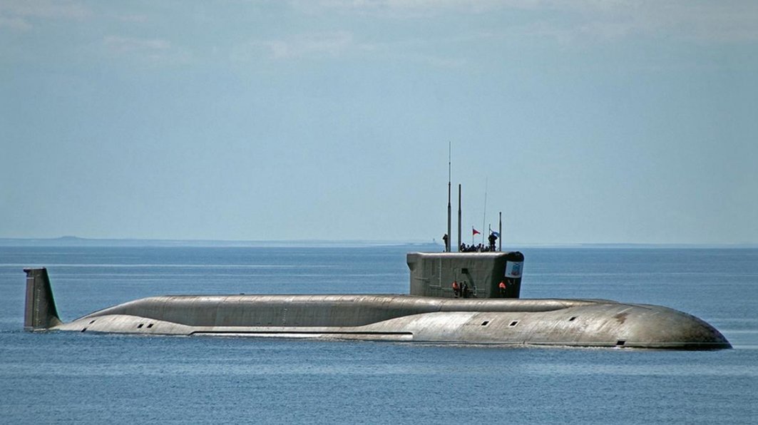 伊朗军舰在霍尔木兹海峡附近沉没,美军是什么态度呢?