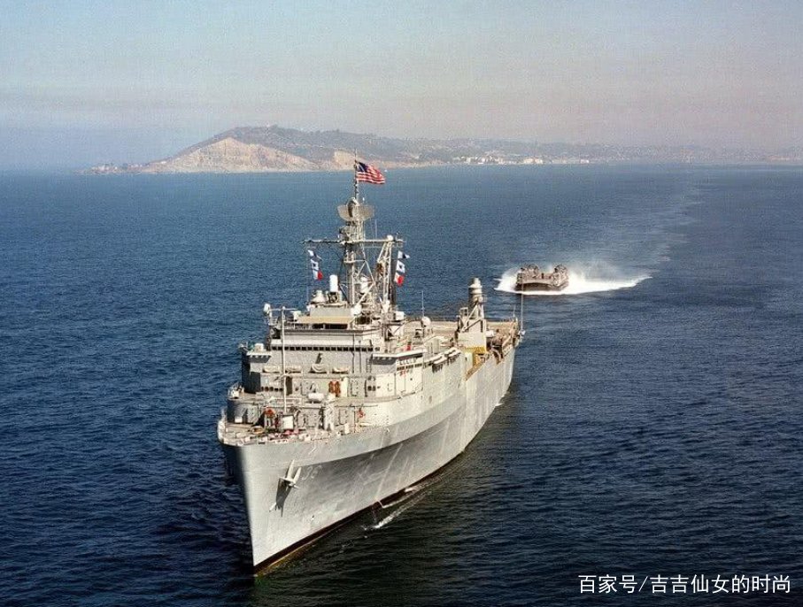 伊朗军舰在霍尔木兹海峡附近沉没,美军是什么态度呢?