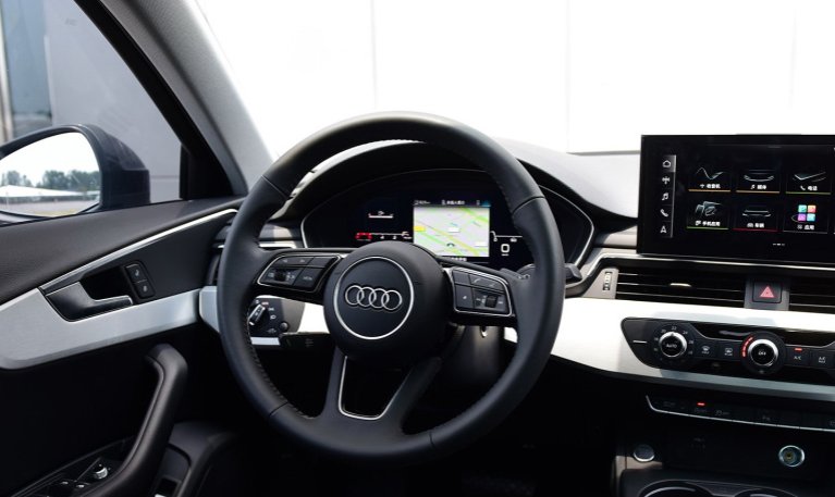 想问下2013款标准版奥迪A4L实际价格是多少？