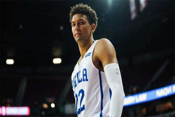 76人新秀赛,布尔延续惊艳发挥,赛布尔都有哪些过人的优势?