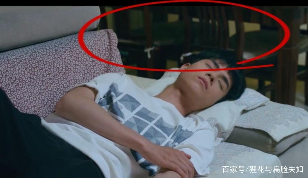 《致我们单纯的小美好》：穿帮镜头大集合，你发现了几个？