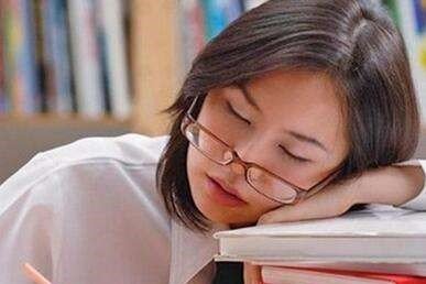 关于深圳中小学拟延后两小时放学一事,你有何看法?