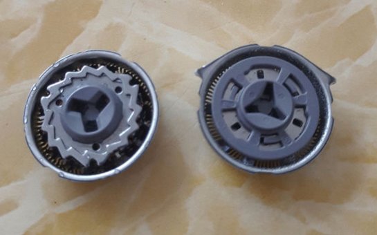 飞利浦s5000怎么替换鼻毛修剪器