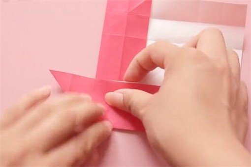 怎么用一张纸折玫瑰花?
