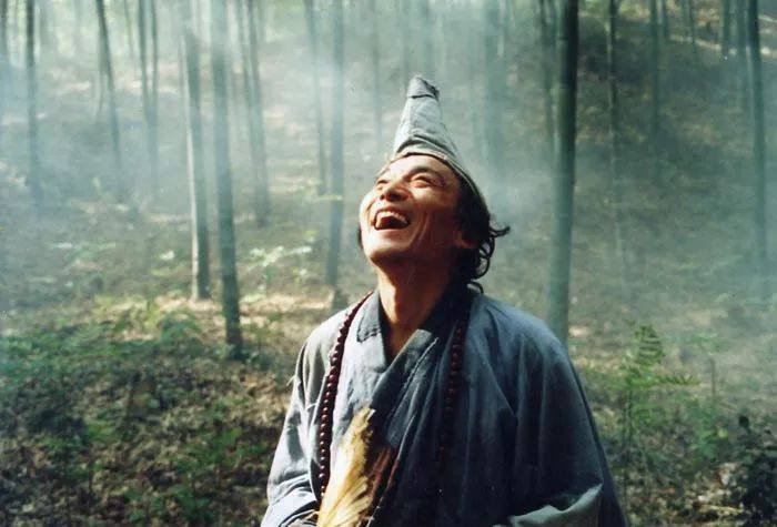 佛教不允许吃肉,为什么济公却荤素不忌呢?