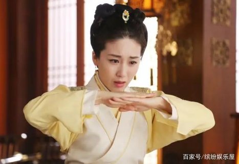 嫁入豪门的最惨女星,丈夫在母亲葬礼上提离婚,儿子被小三抢走,后来怎样?