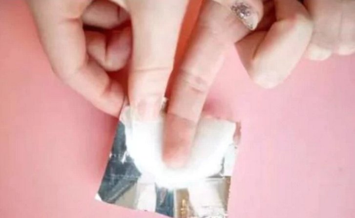 美甲技巧,刚贴的美甲片怎么取下来?