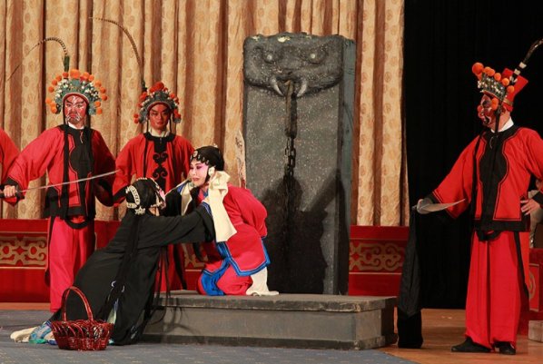 “六月飞霜”这一典故来源于哪里?