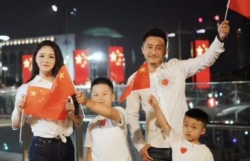 拳王邹市明三胎儿子照片曝光,他该有多幸福?