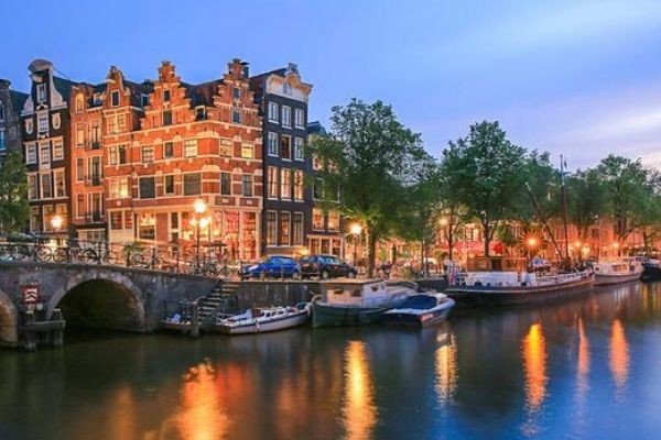 乌克兰军队在顿巴斯冲突中伤亡达到1万人,为什么会伤亡这么多人数?