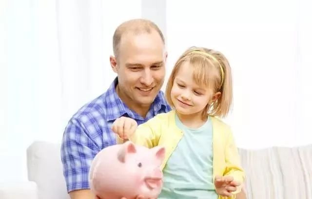 当孩子询问,咱家有钱吗,聪明家长的正确回答是什么?
