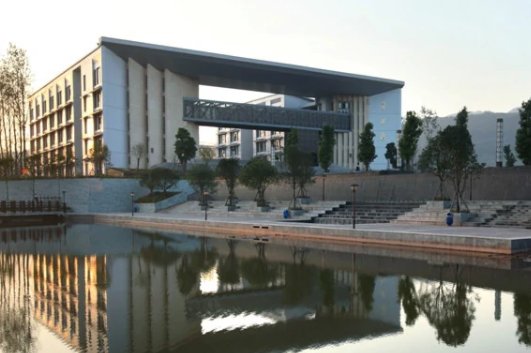 重庆有哪些职高学校??