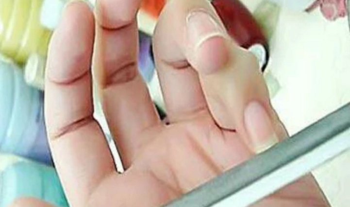 美甲技巧,刚贴的美甲片怎么取下来?