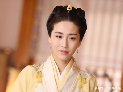 嫁入豪门的最惨女星,丈夫在母亲葬礼上提离婚,儿子被小三抢走,后来怎样?