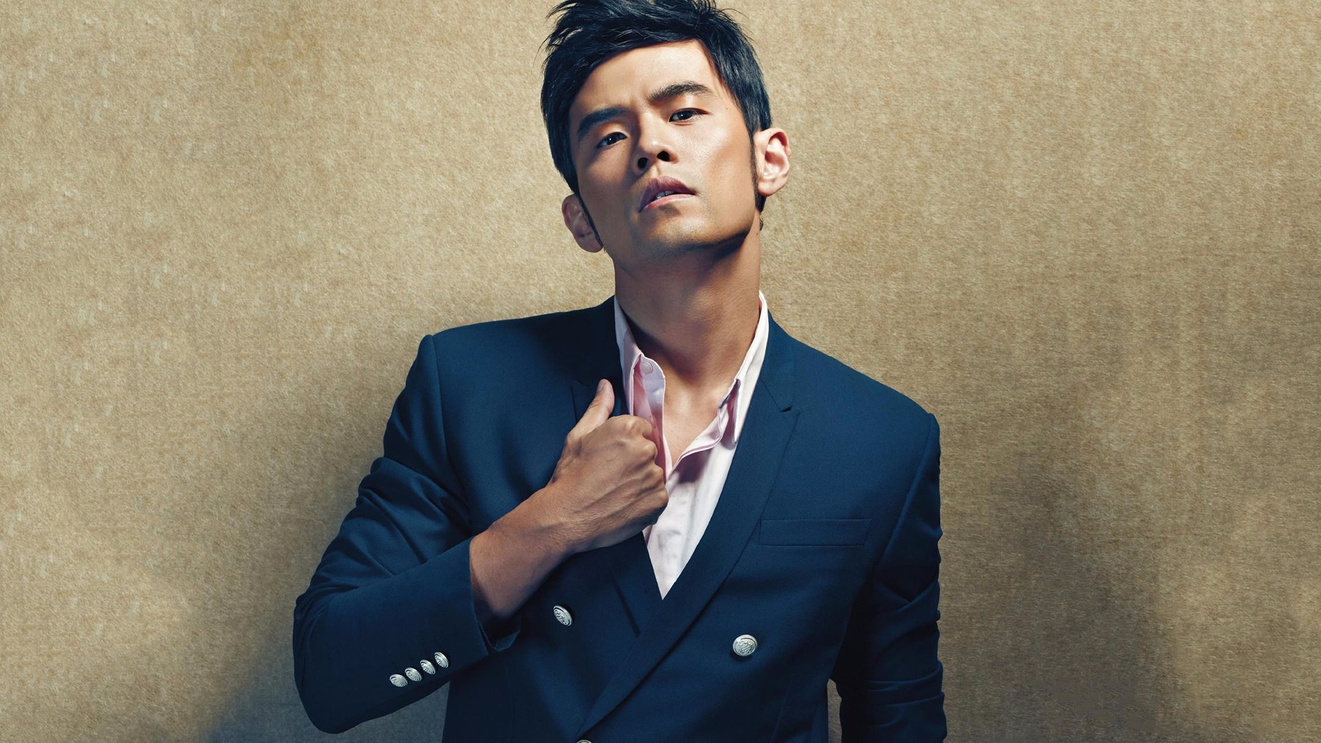 幸好周杰伦没有娶她，看到她如今的生活，网友：娶她真是个累赘，她是谁？