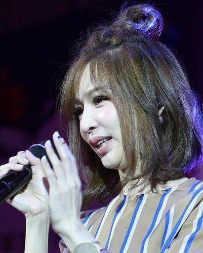 王心凌近照再变脸,笑容僵硬嘴唇奇怪,网友纷纷劝其适可而止,还不收手吗?