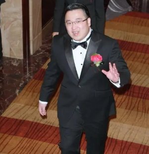 曾志伟一共有四个儿女，颜值相差比较大，哪个孩子最像曾志伟呢？