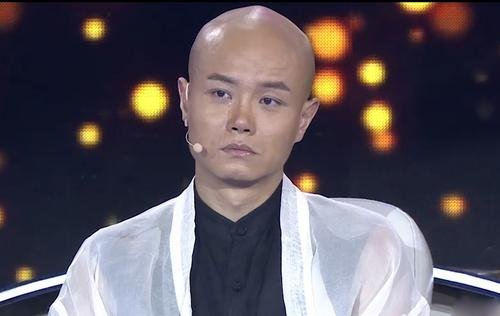 乐嘉再次把女儿送到少林寺,他的教育方式受到质疑,为什么?