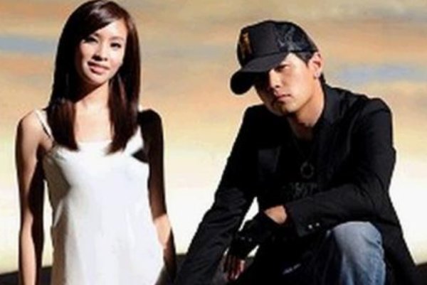 如何看待袁咏琳自曝活在周杰伦的影子下这件事？