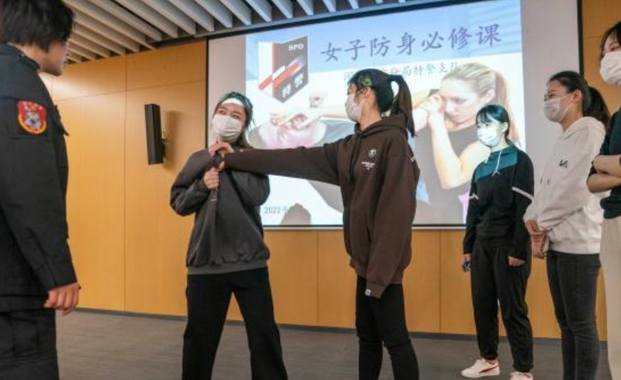 唐山打架事件视频在网上传的沸沸扬扬,这件事为何会引发全社会的关注?