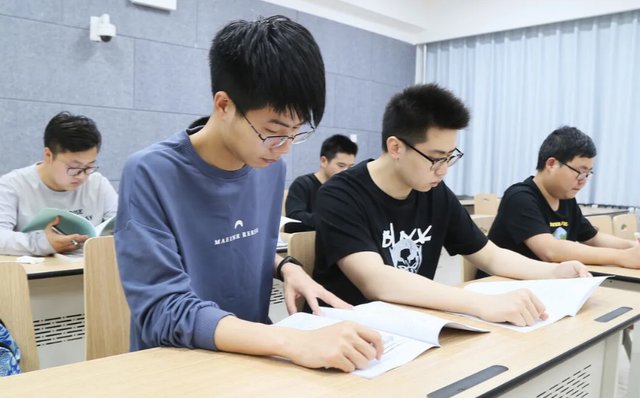 新高考最吃亏的选科组合有哪些?为何这些选科被称为“死亡组合”?