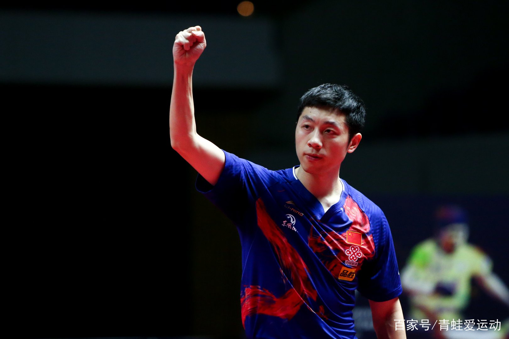 你知道许昕为何不守大国礼仪，赛场上公然剃张宇镇“光头”吗？